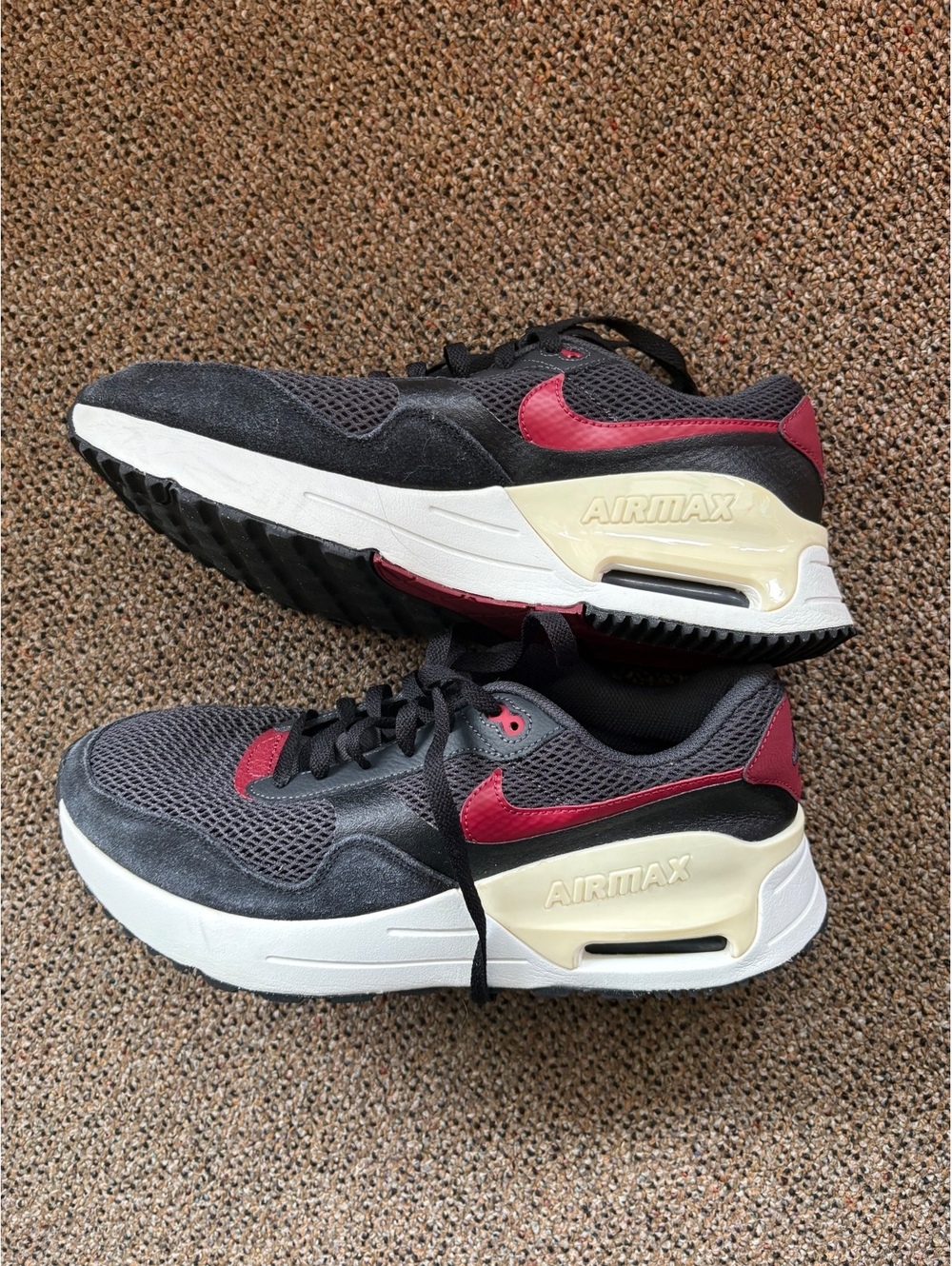 Nike Air Max Men's Sneakers Size 10.5 Gray and Red - Picture 2 of 6